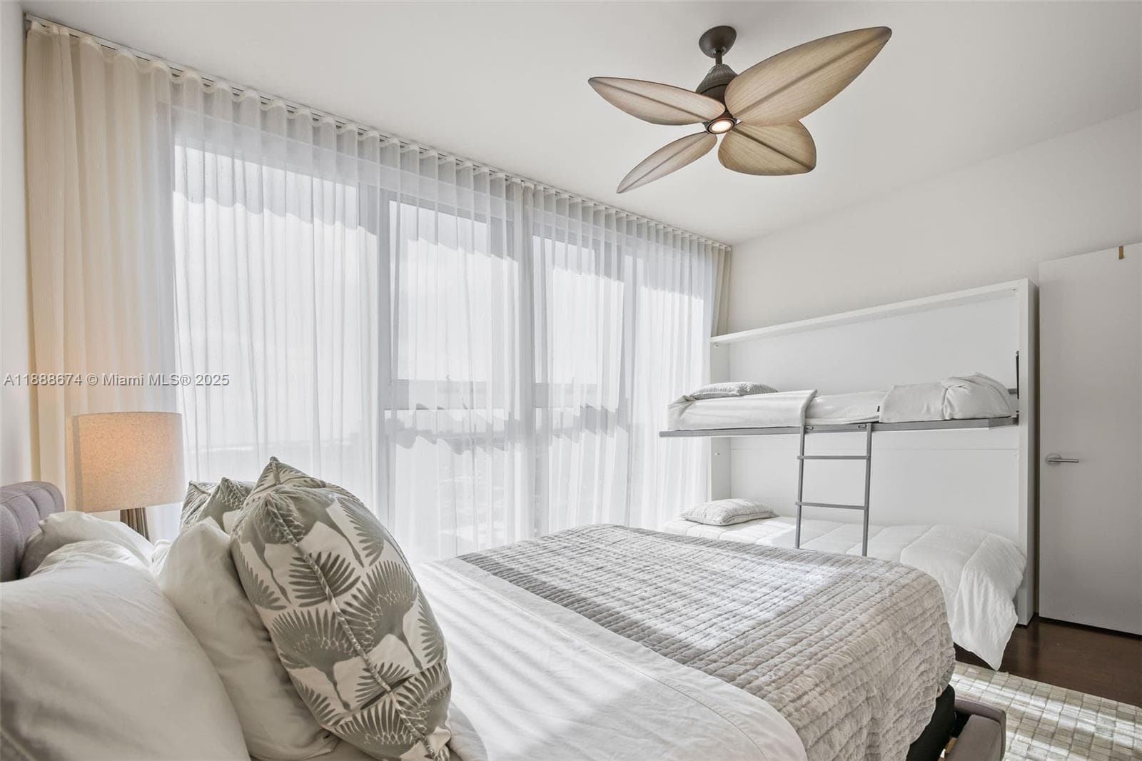 A11888674 — Miami Beach — 18