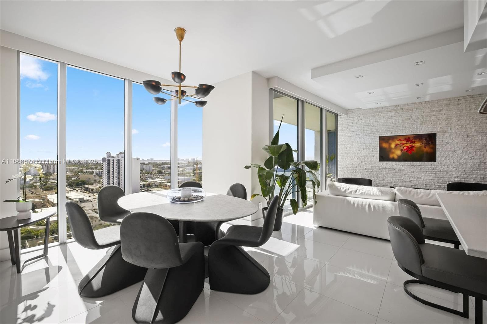 A11888674 — Miami Beach — 4