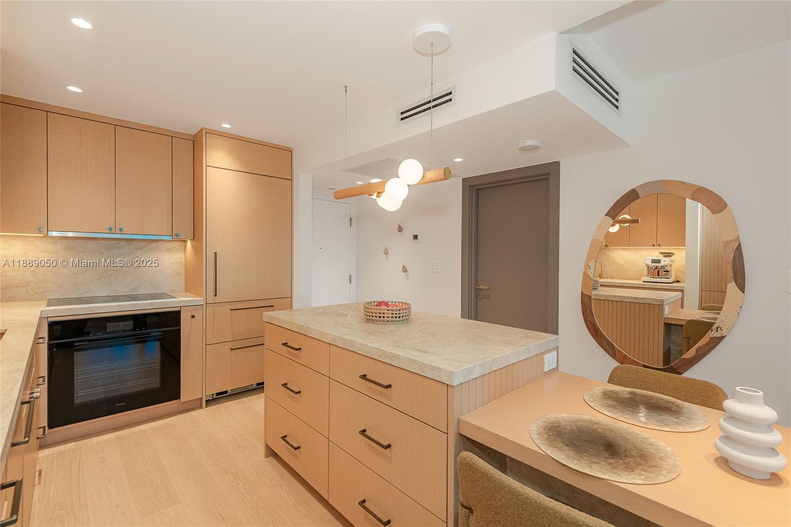 A11889050 — Miami Beach — 23