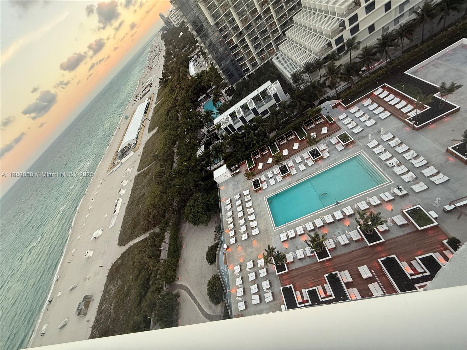 A11889050 — Miami Beach — 47