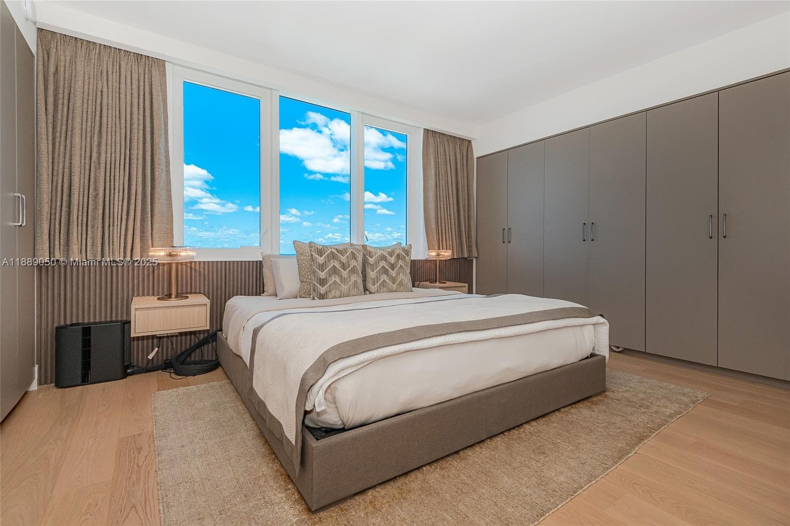 A11889050 — Miami Beach — 5