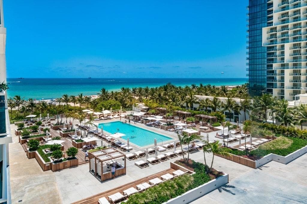 A11889050 — Miami Beach — 34