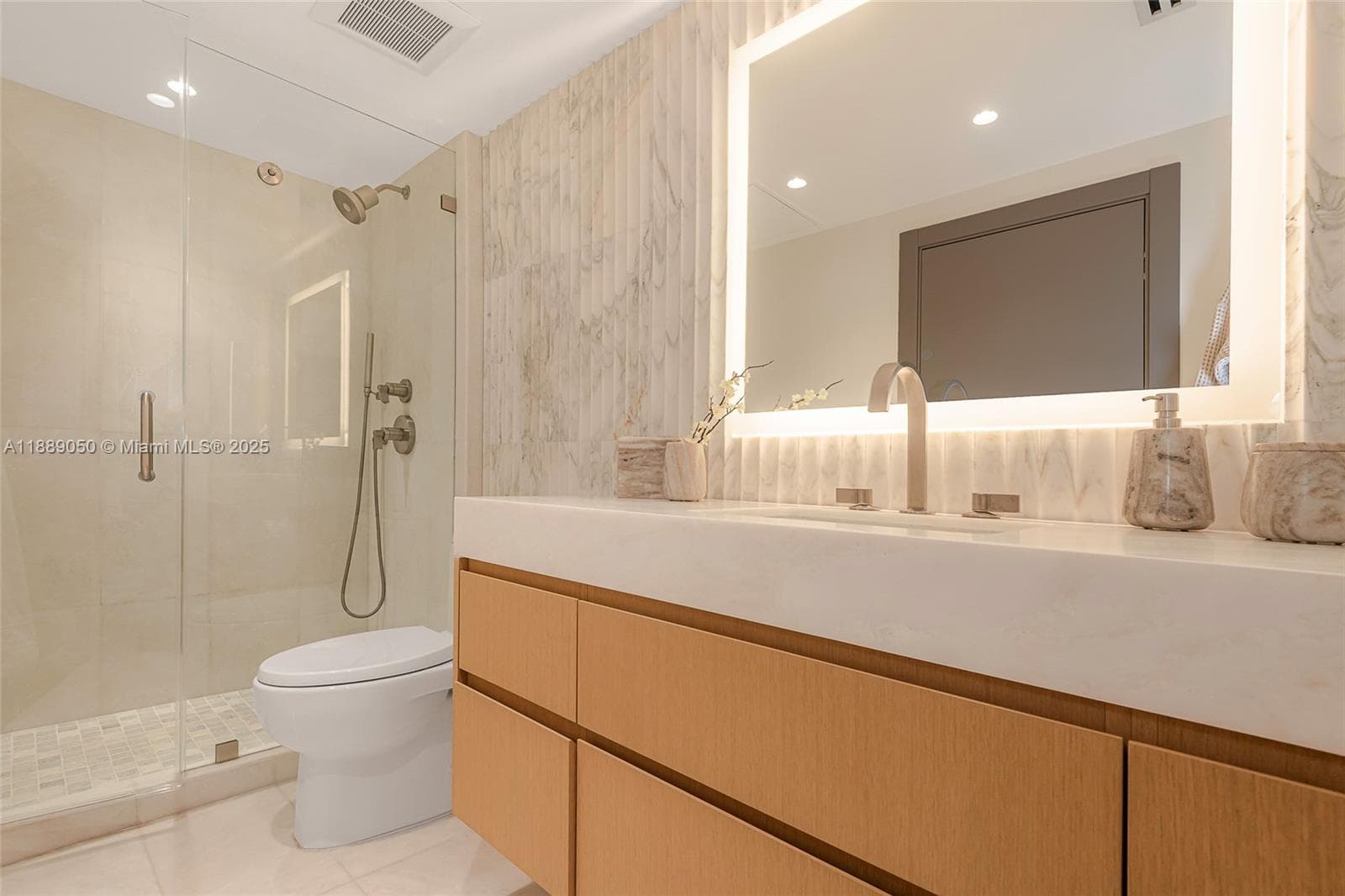 A11889050 — Miami Beach — 29
