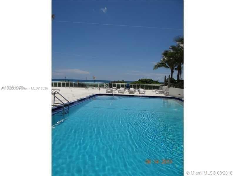 A11889333 — Miami Beach — 17