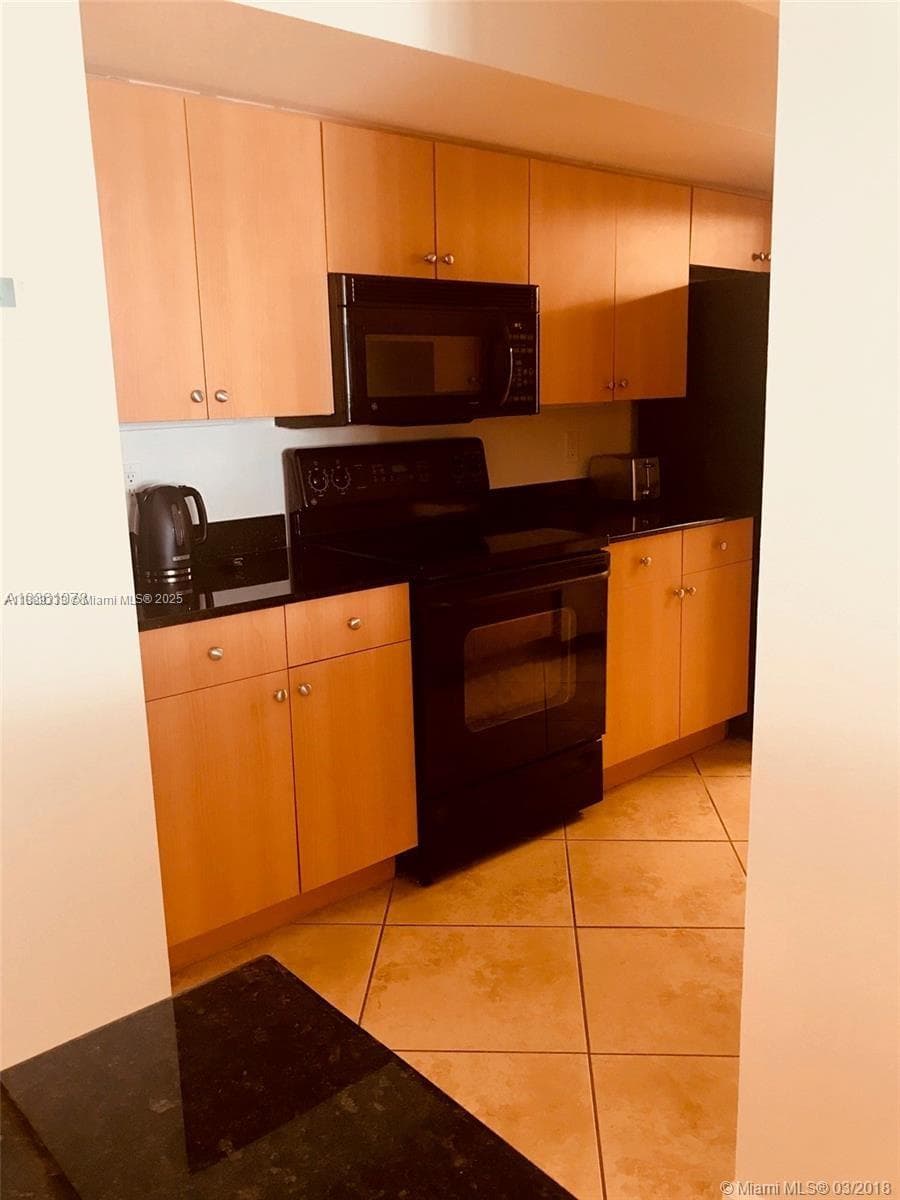 A11889333 — Miami Beach — 3