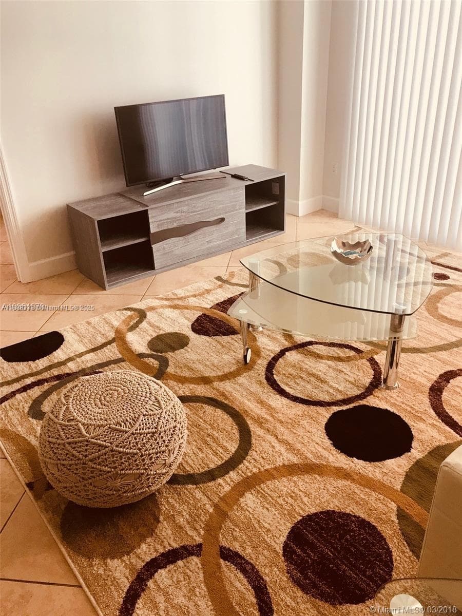 A11889333 — Miami Beach — 9