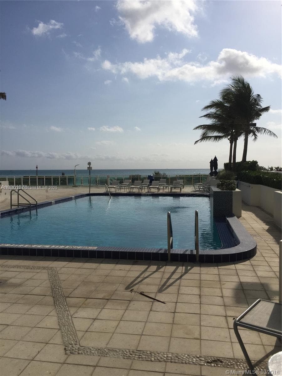A11889333 — Miami Beach — 18