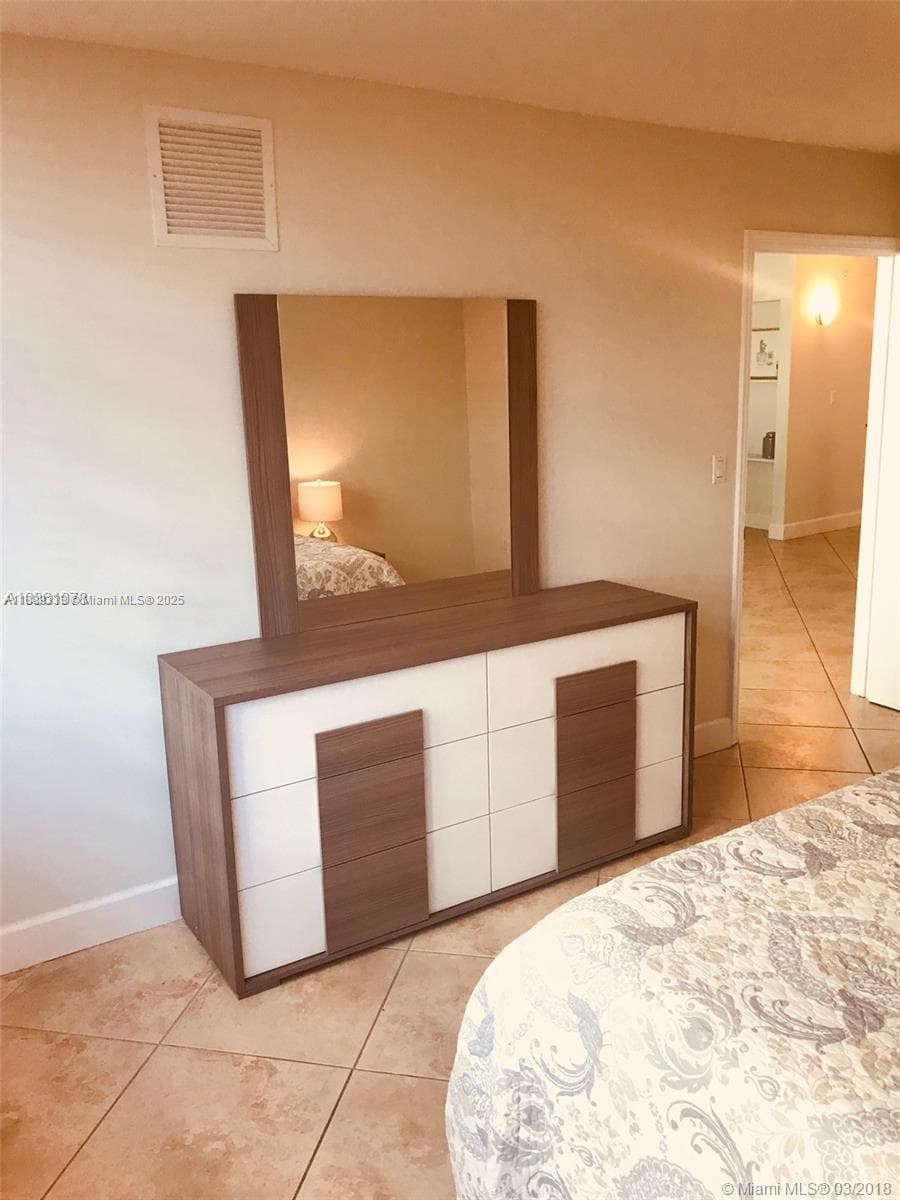 A11889333 — Miami Beach — 4