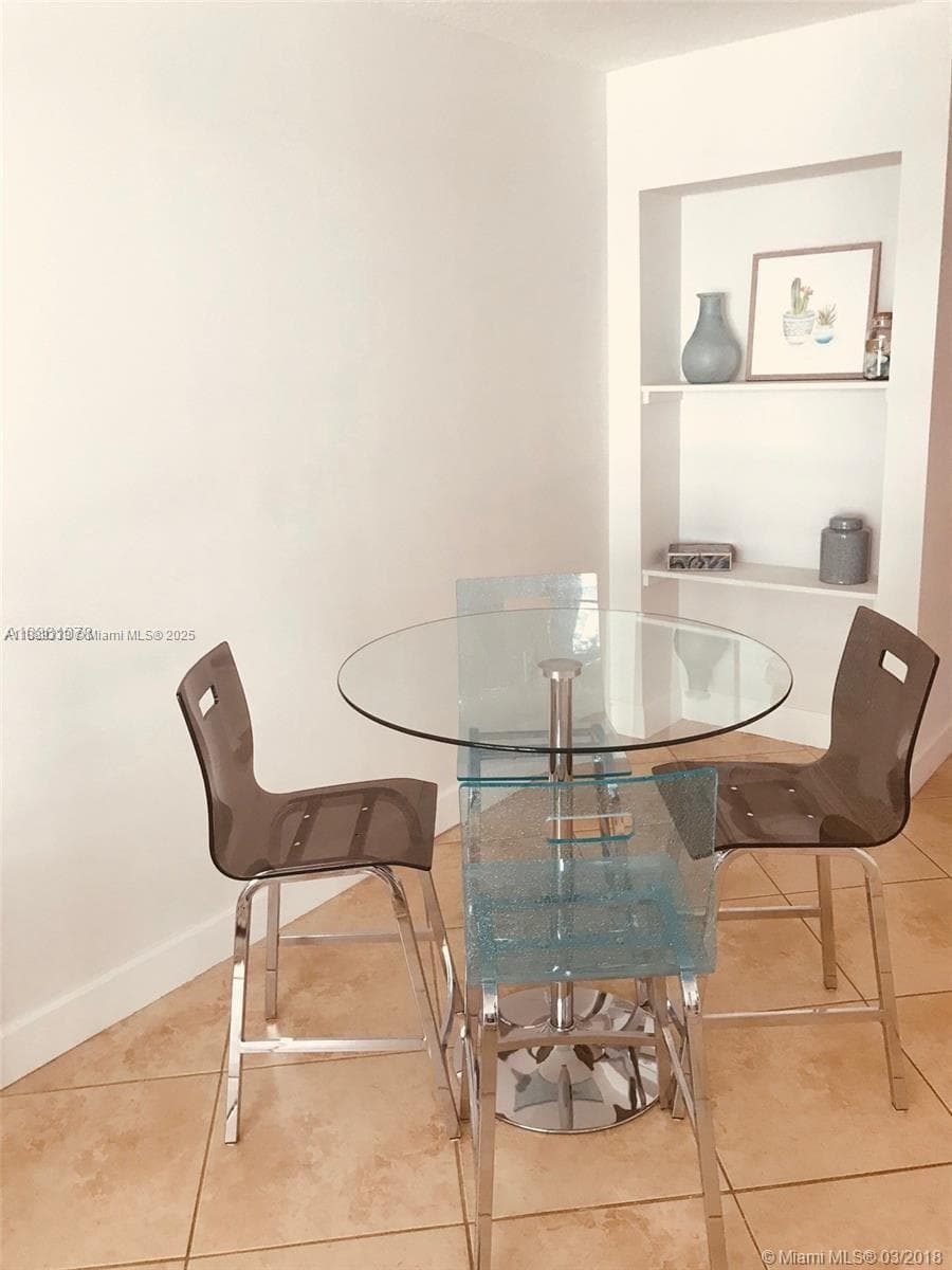 A11889333 — Miami Beach — 8