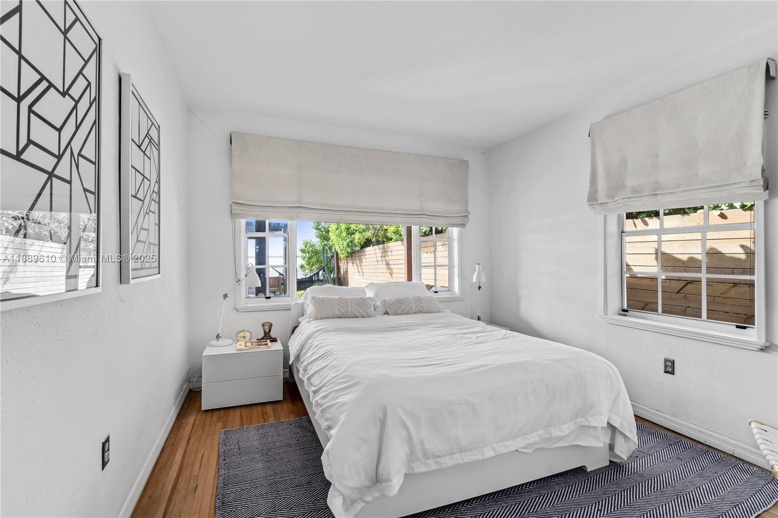 A11889610 — Miami Beach — 26