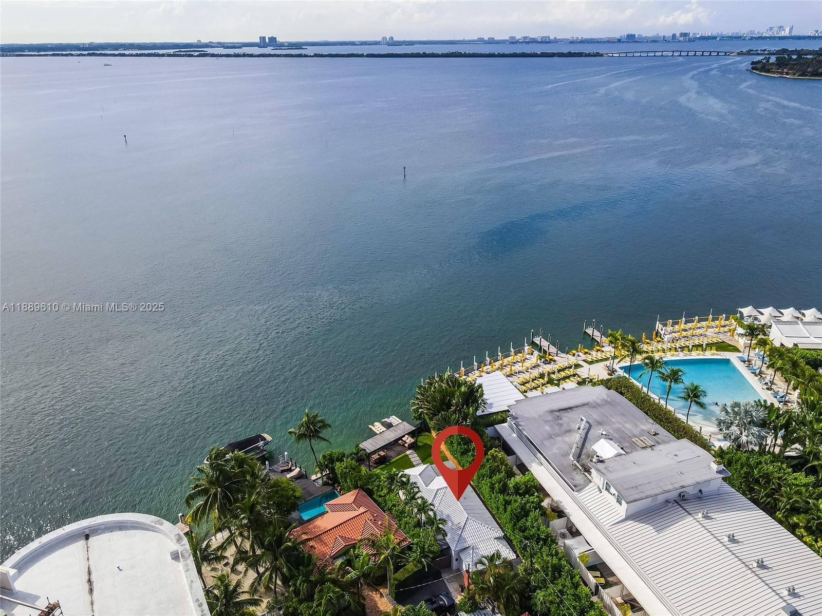 A11889610 — Miami Beach — 38