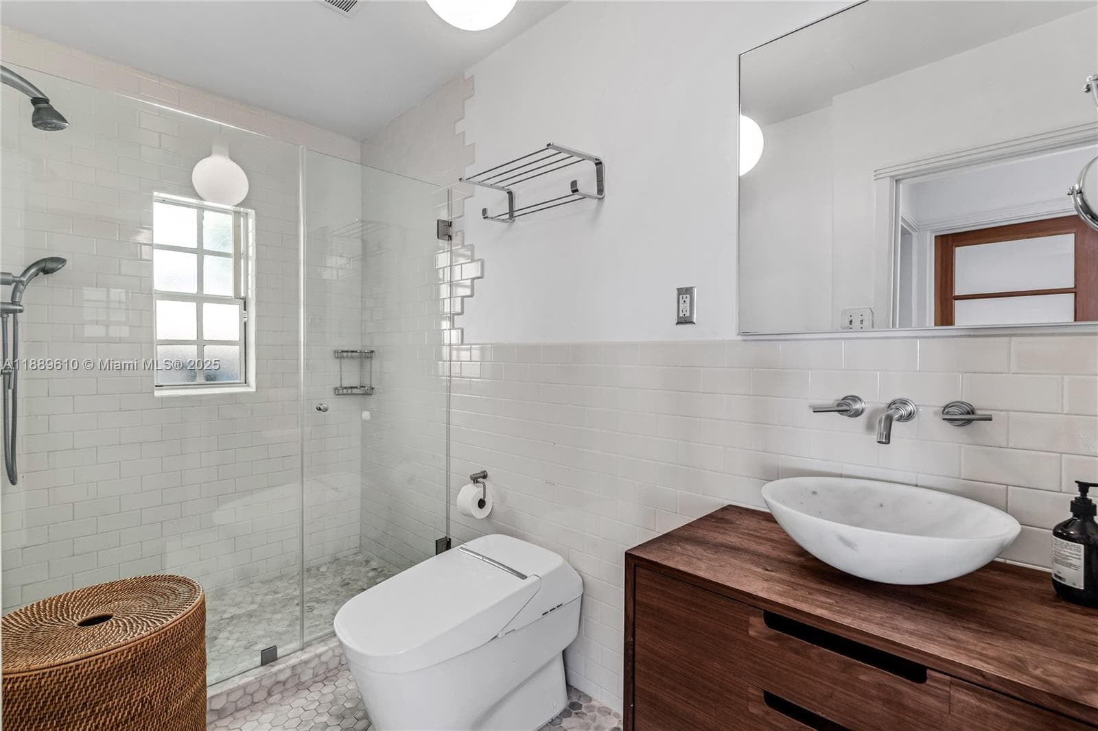 A11889610 — Miami Beach — 31