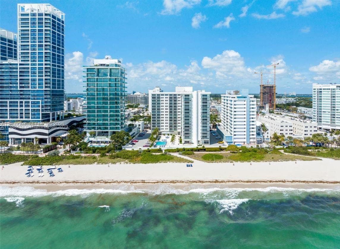 A11890093 — Miami Beach — 56