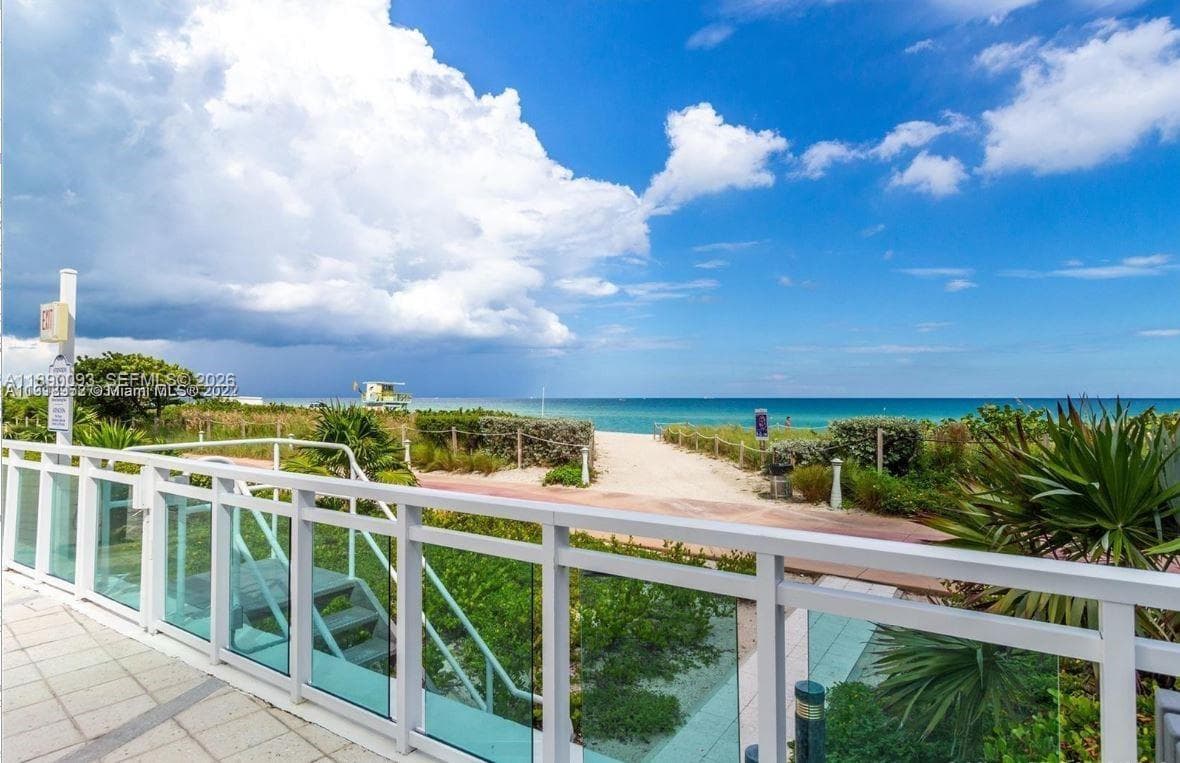 A11890093 — Miami Beach — 50