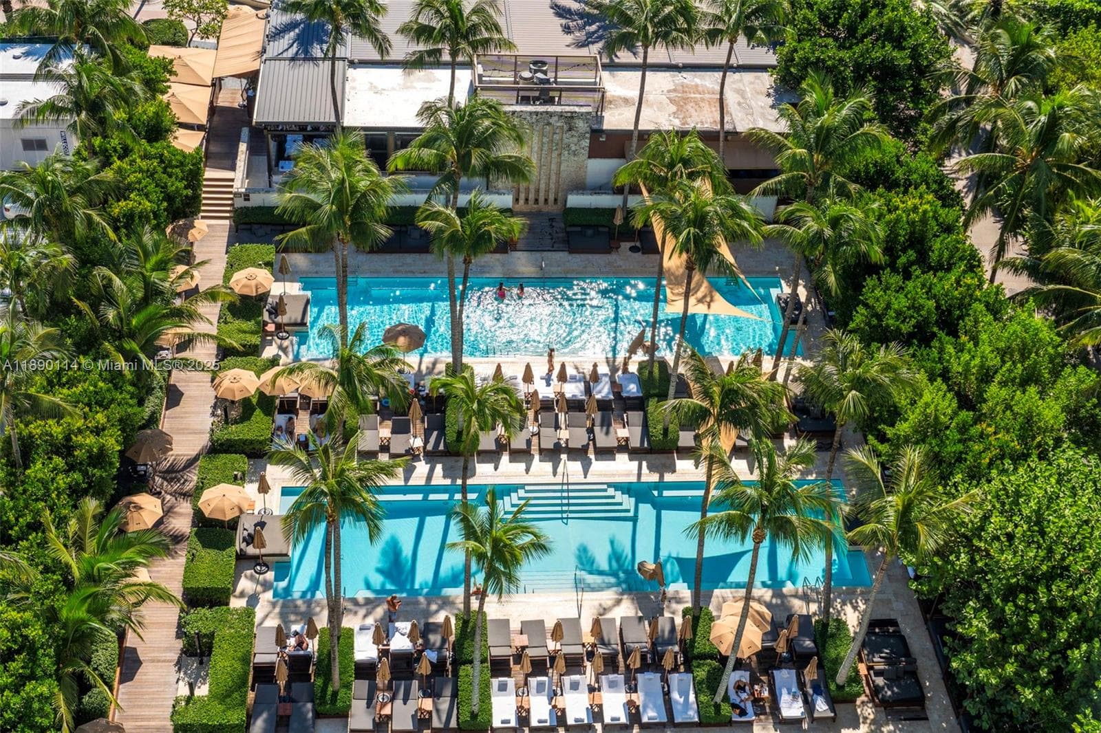 A11890114 — Miami Beach — 35