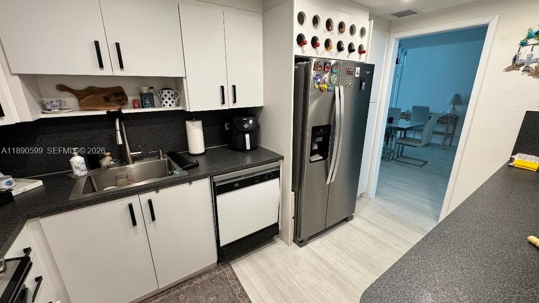 A11890599 — Miami Beach — 6