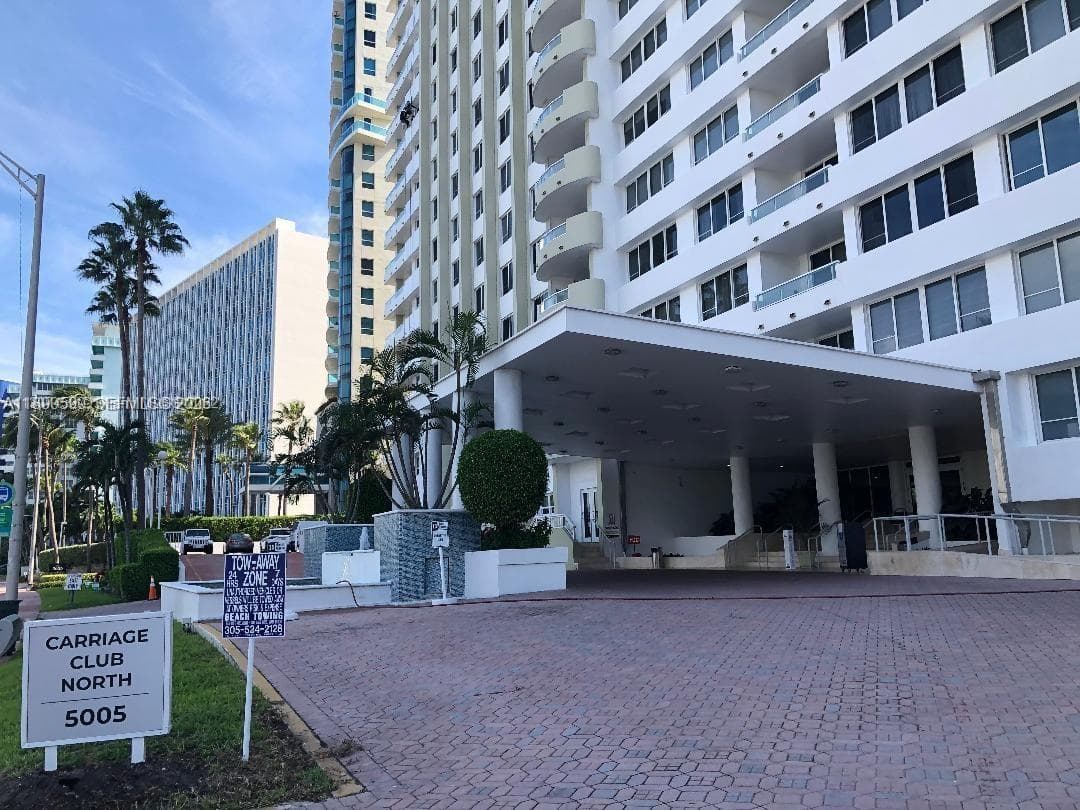 A11890599 — Miami Beach