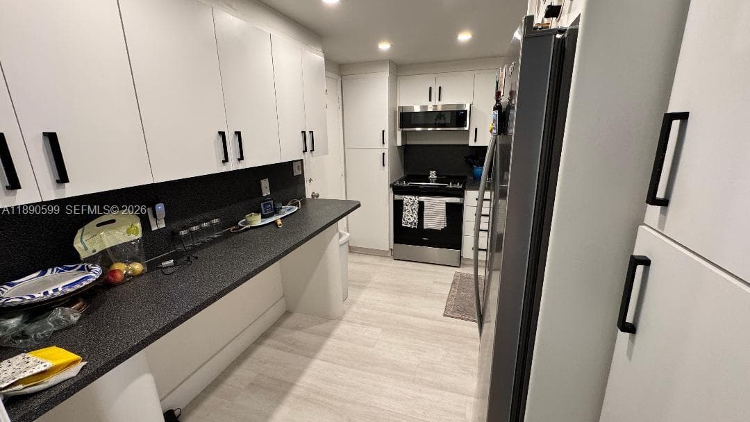 A11890599 — Miami Beach — 5