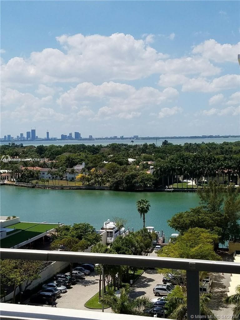A11890690 — Miami Beach — 24