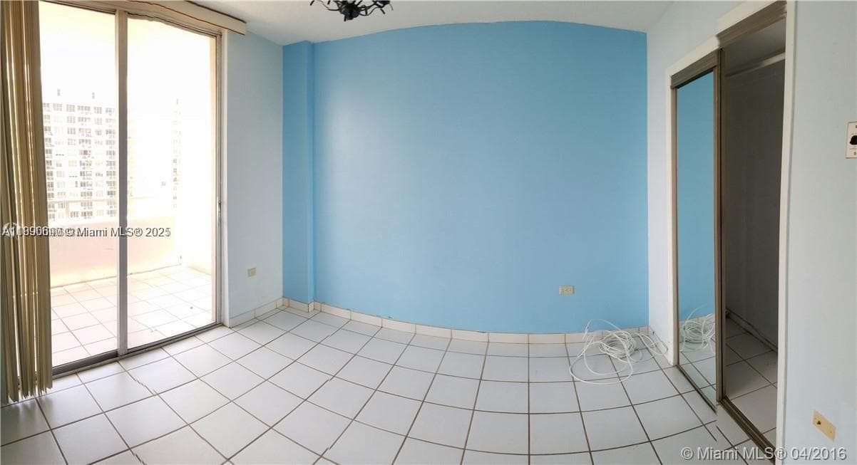 A11890690 — Miami Beach — 11