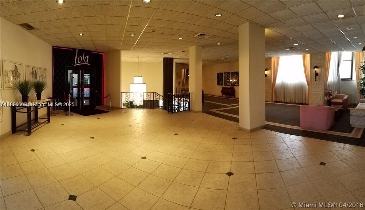 A11890690 — Miami Beach — 8