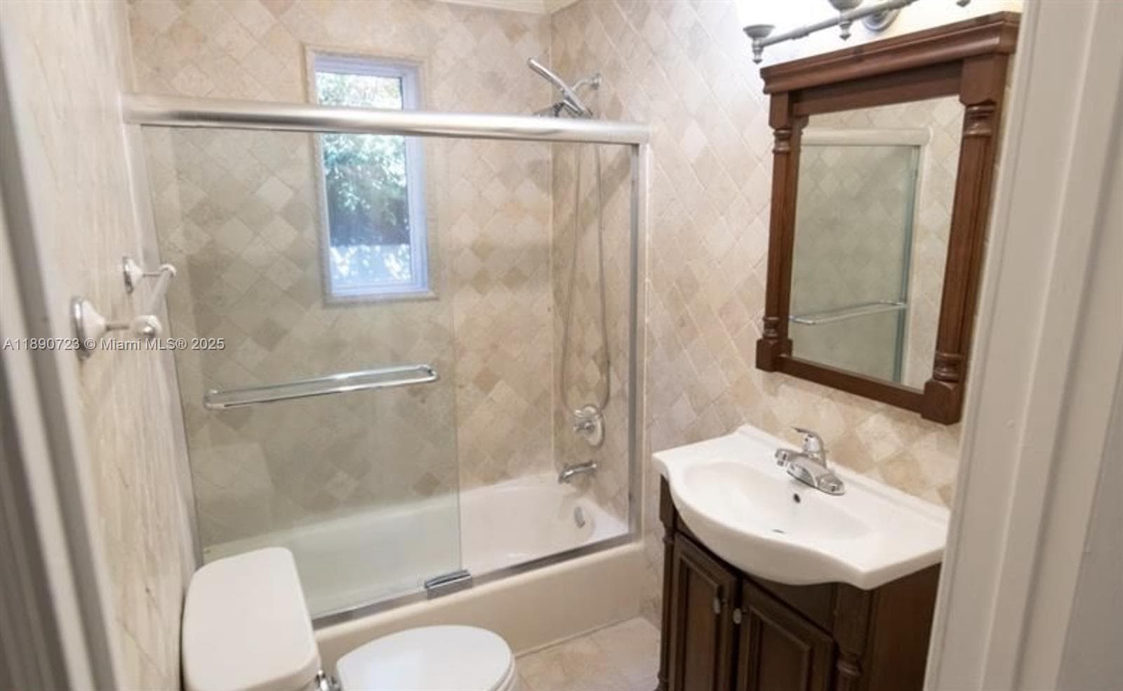 A11890723 — Miami Beach — 33