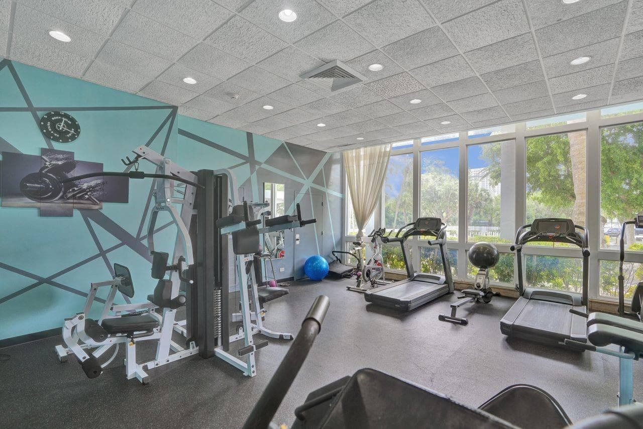 F10530295 — Miami Beach — 12