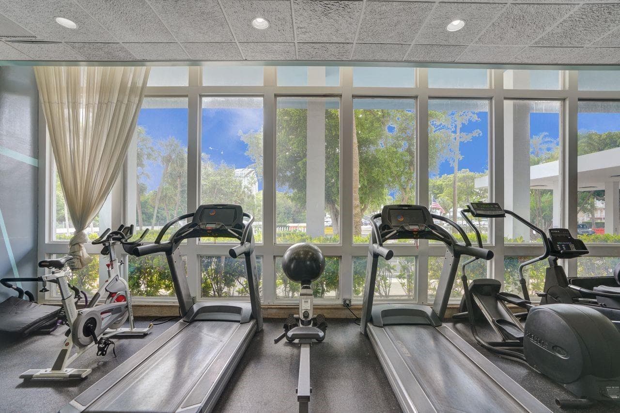 F10530295 — Miami Beach — 11