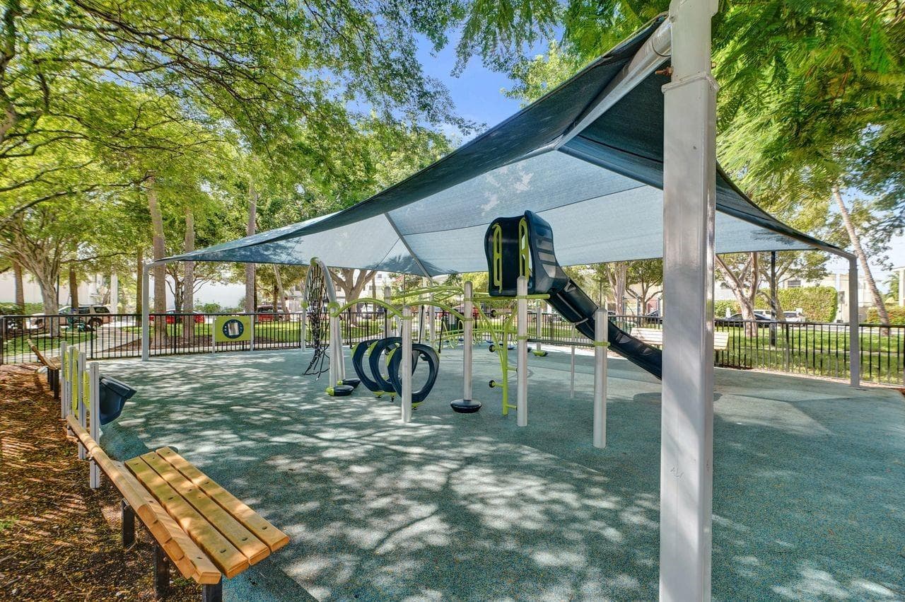 F10530295 — Miami Beach — 29