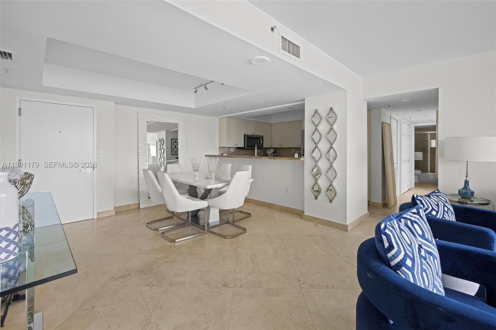 A11891179 — Miami Beach — 13