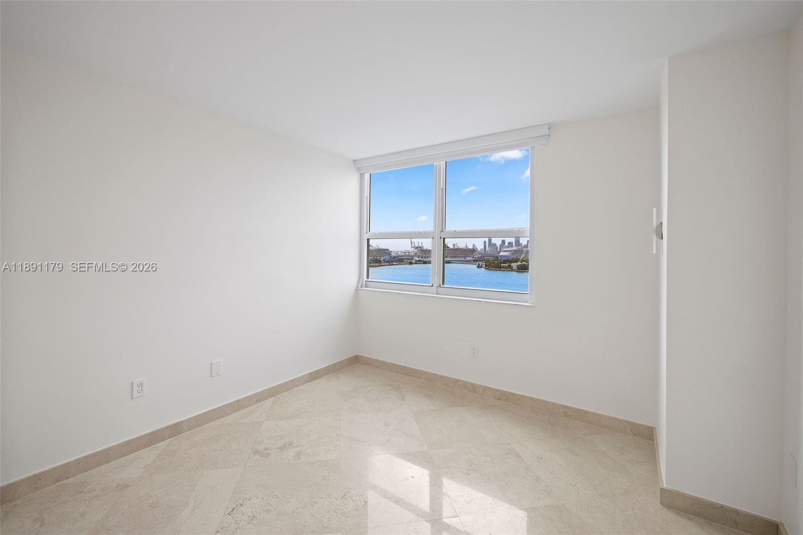 A11891179 — Miami Beach — 28
