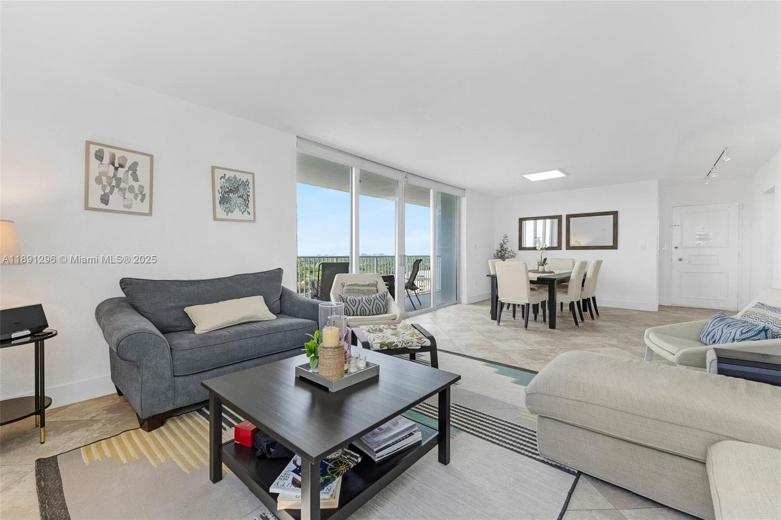 A11891296 — Miami Beach — 6