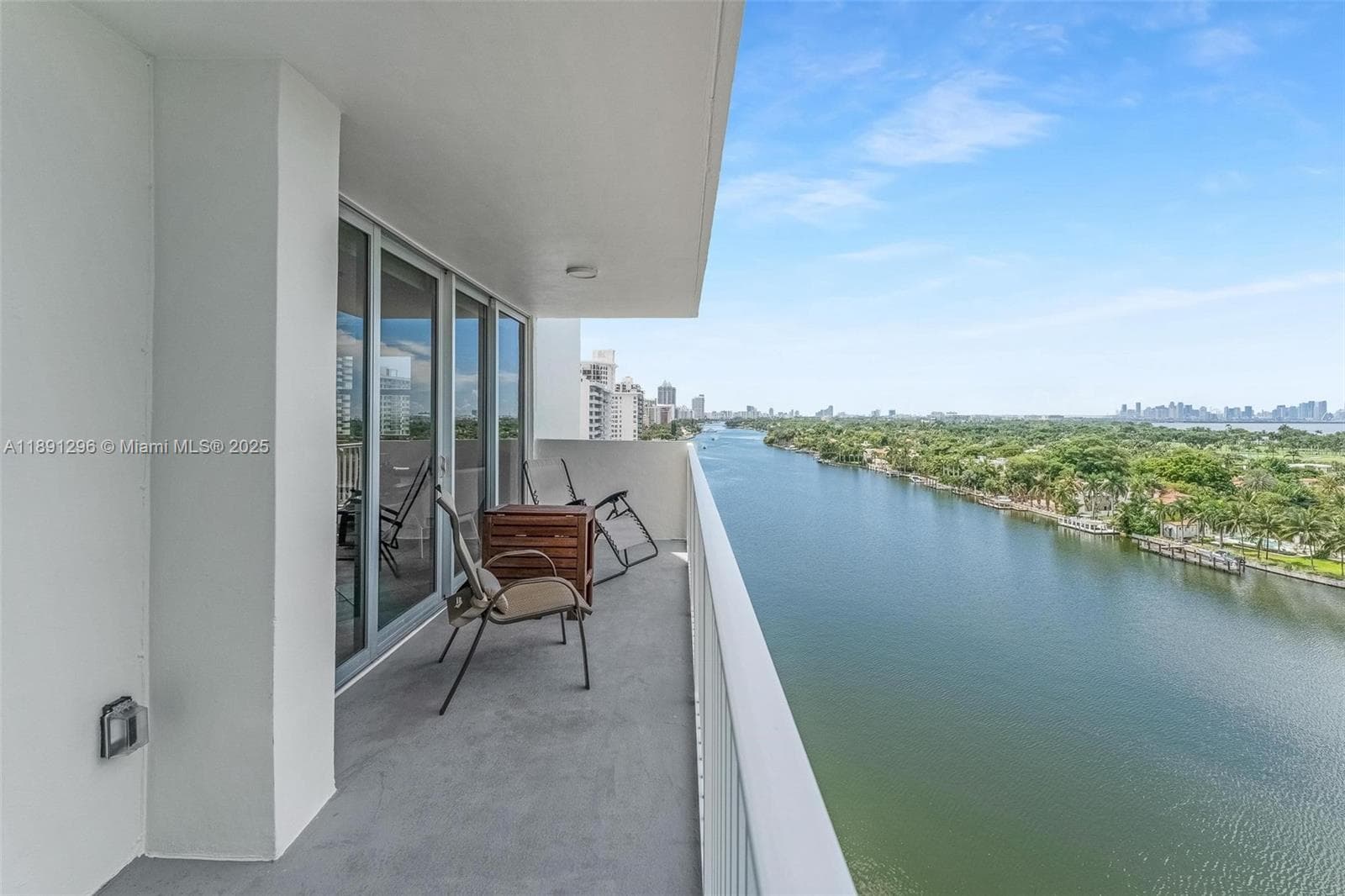 A11891296 — Miami Beach — 18