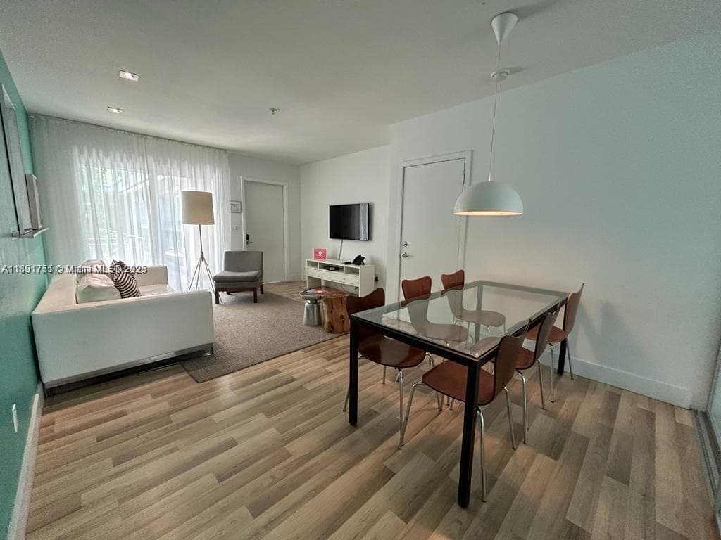 A11891751 — Miami Beach — 6