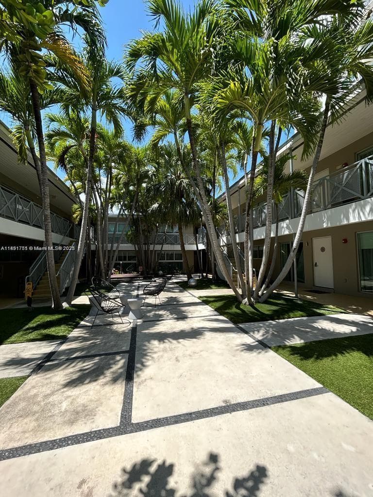 A11891751 — Miami Beach — 19