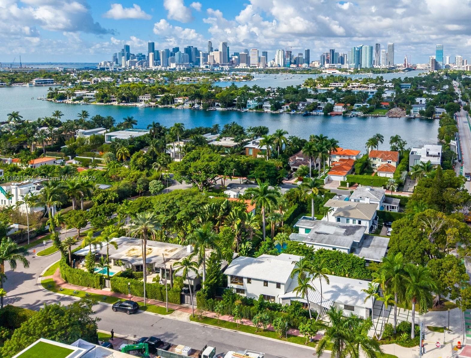 A11891994 — Miami Beach — 30