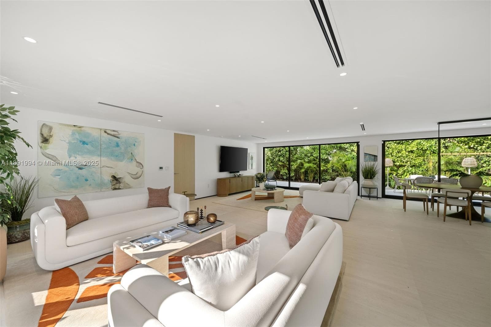 A11891994 — Miami Beach — 4
