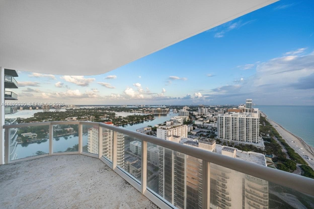A11892030 — Miami Beach — 26