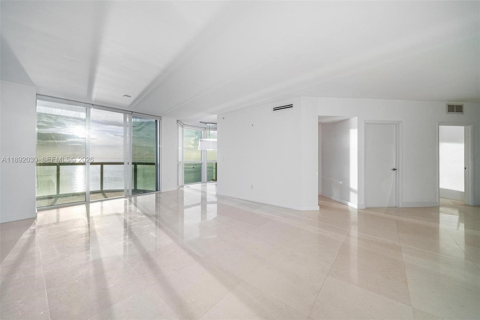 A11892030 — Miami Beach — 34