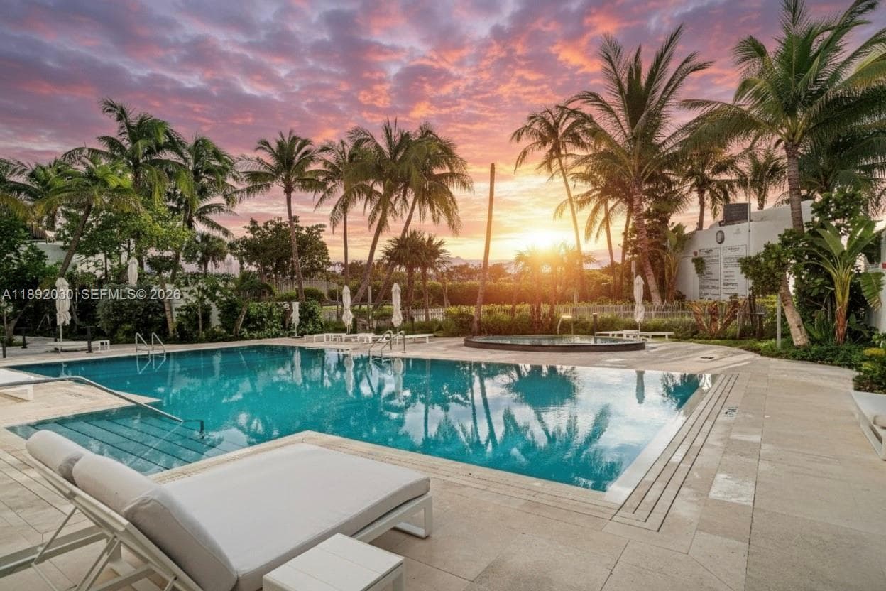 A11892030 — Miami Beach — 14