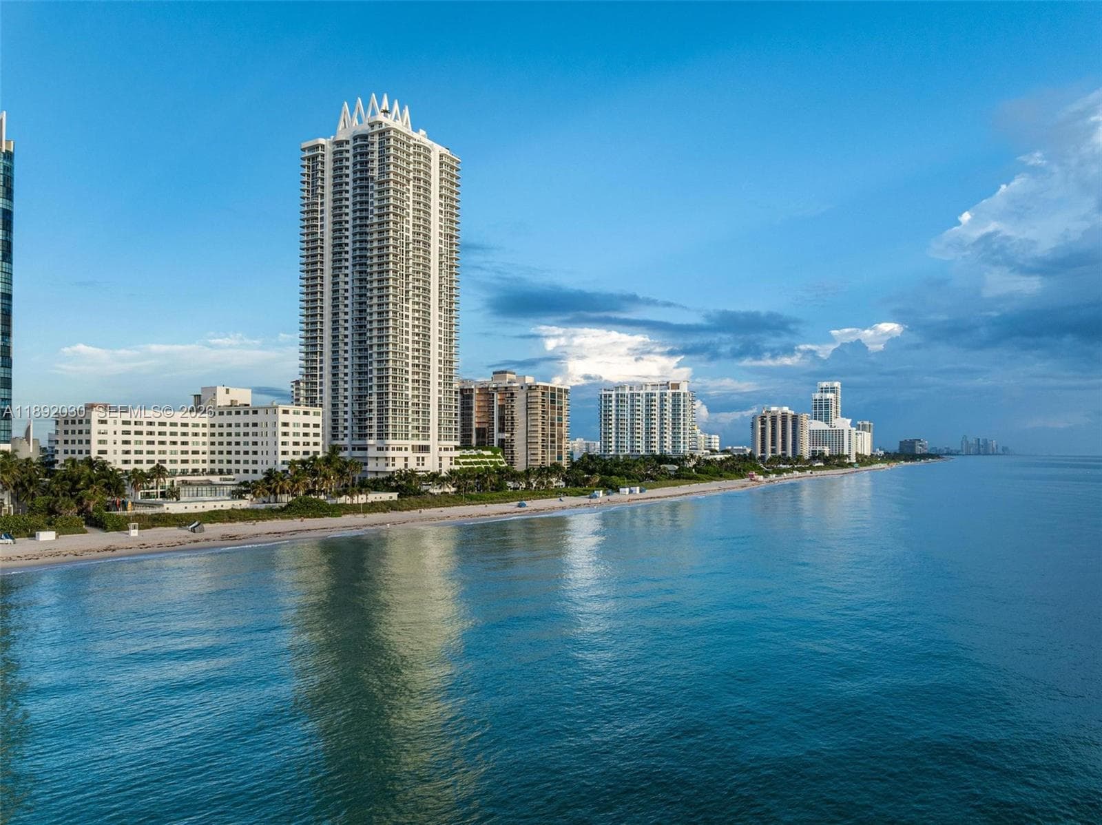 A11892030 — Miami Beach — 41