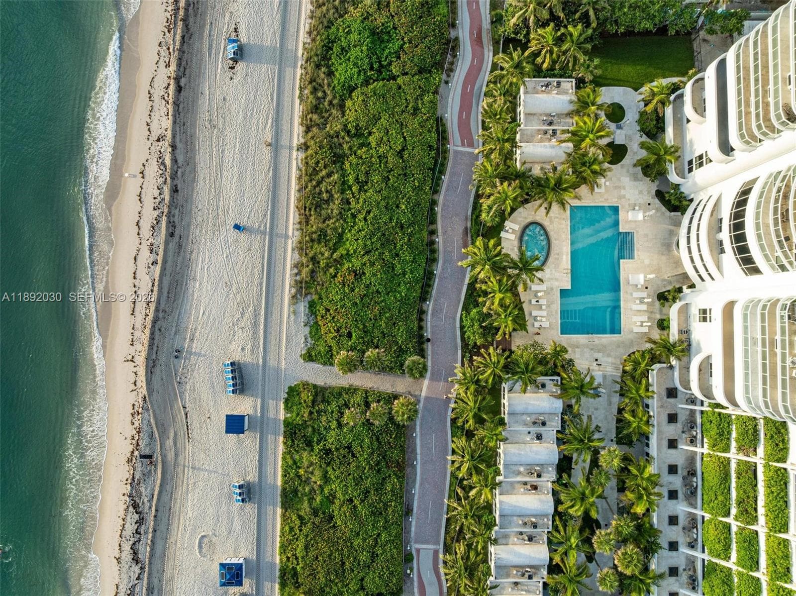 A11892030 — Miami Beach — 44