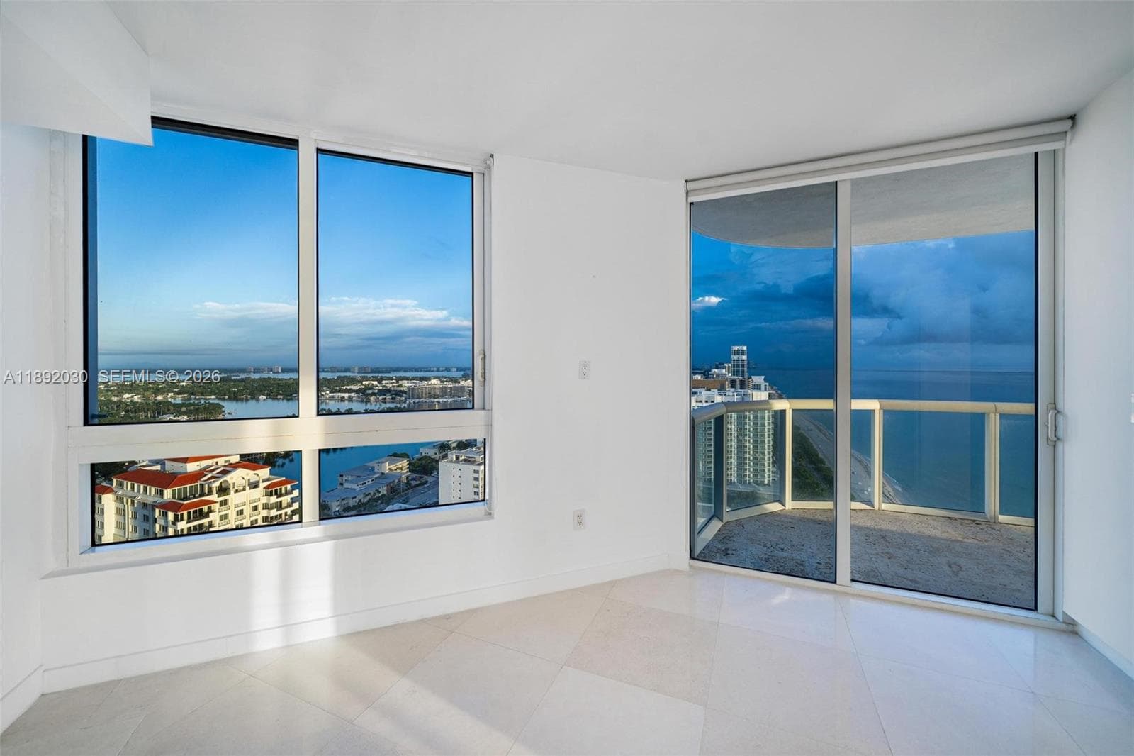 A11892030 — Miami Beach — 31