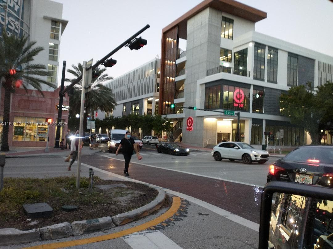 A11892124 — Miami Beach — 24