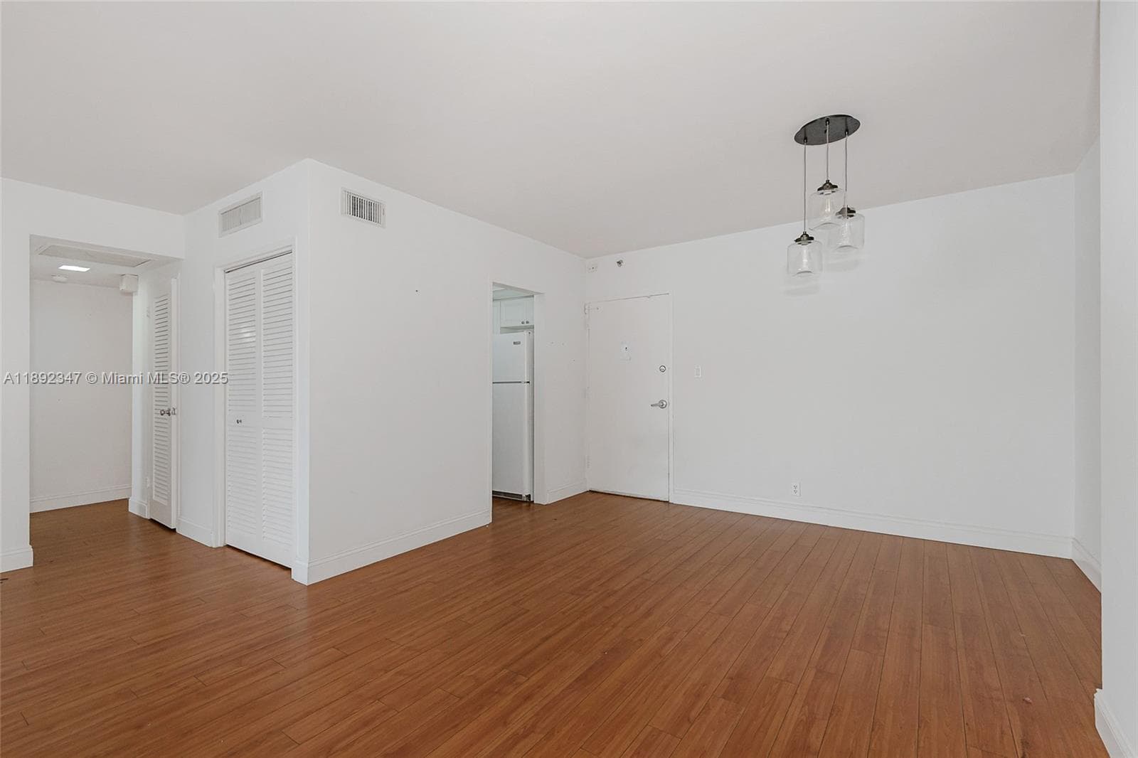 A11892347 — Miami Beach — 9