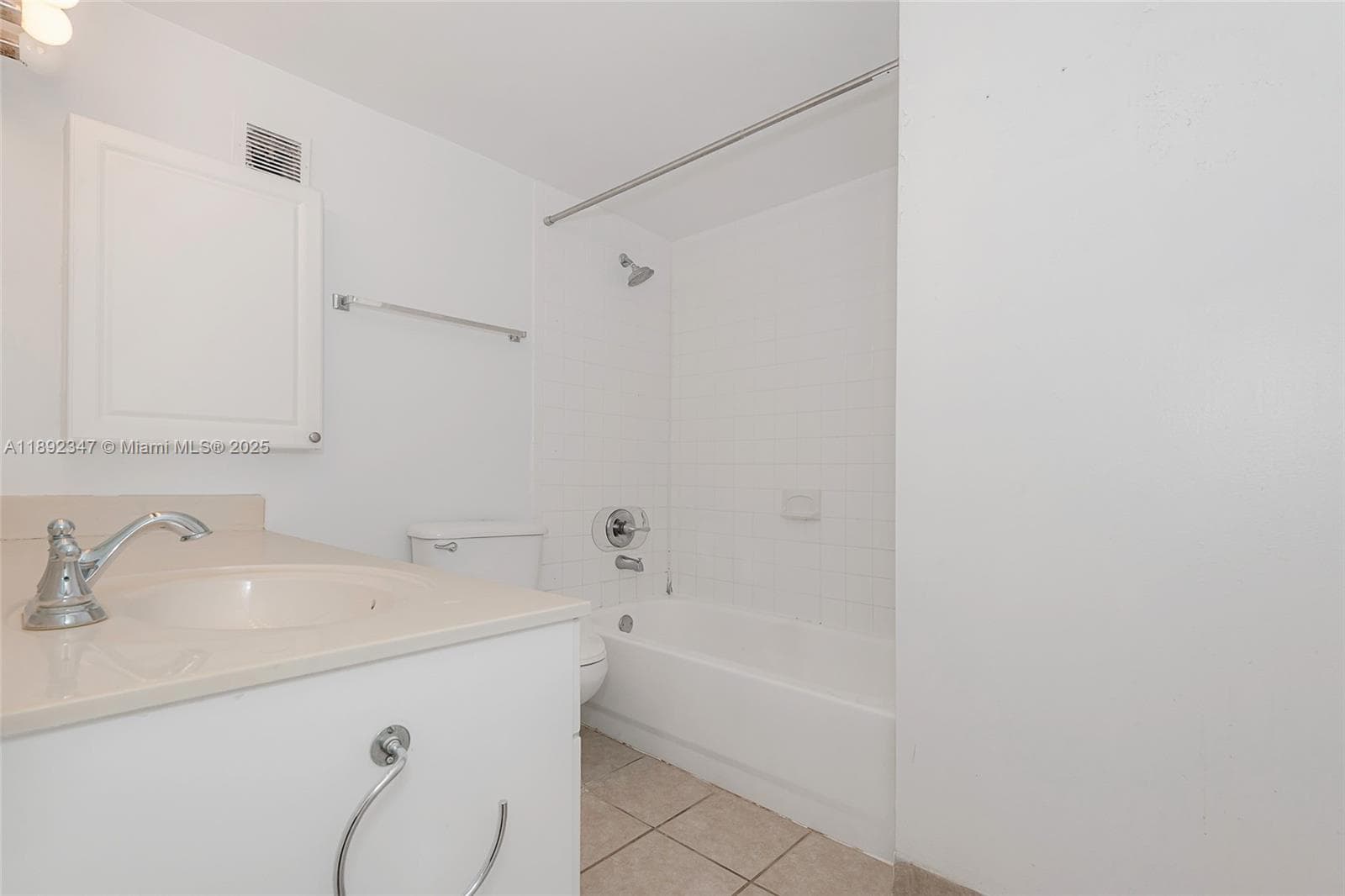 A11892347 — Miami Beach — 21