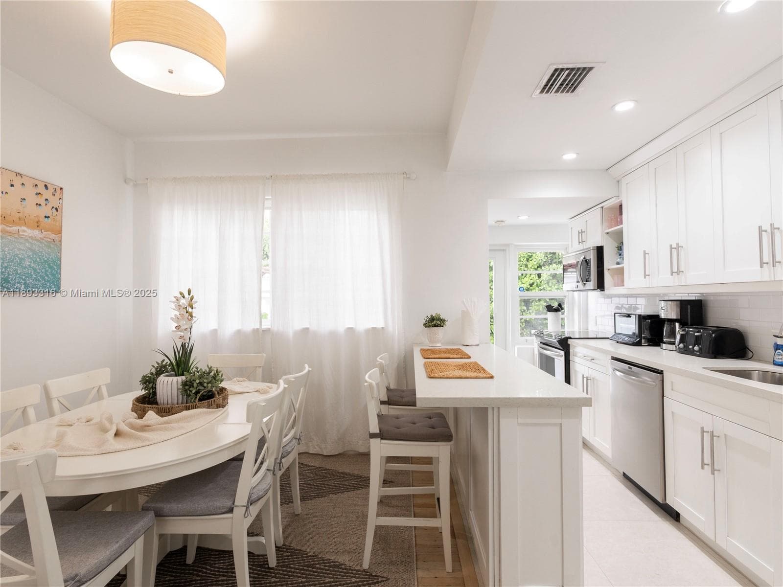 A11893316 — Miami Beach — 9
