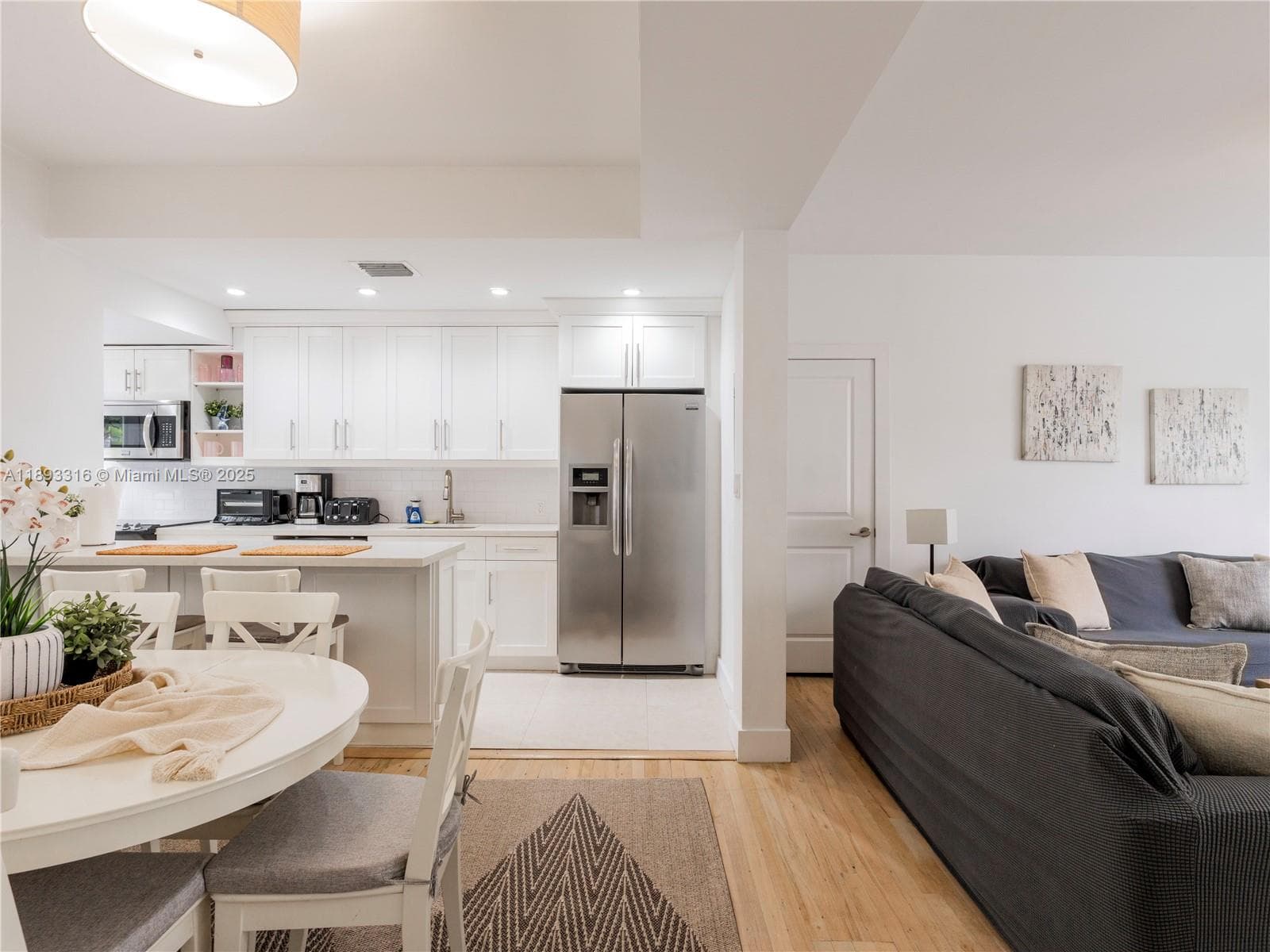 A11893316 — Miami Beach — 8