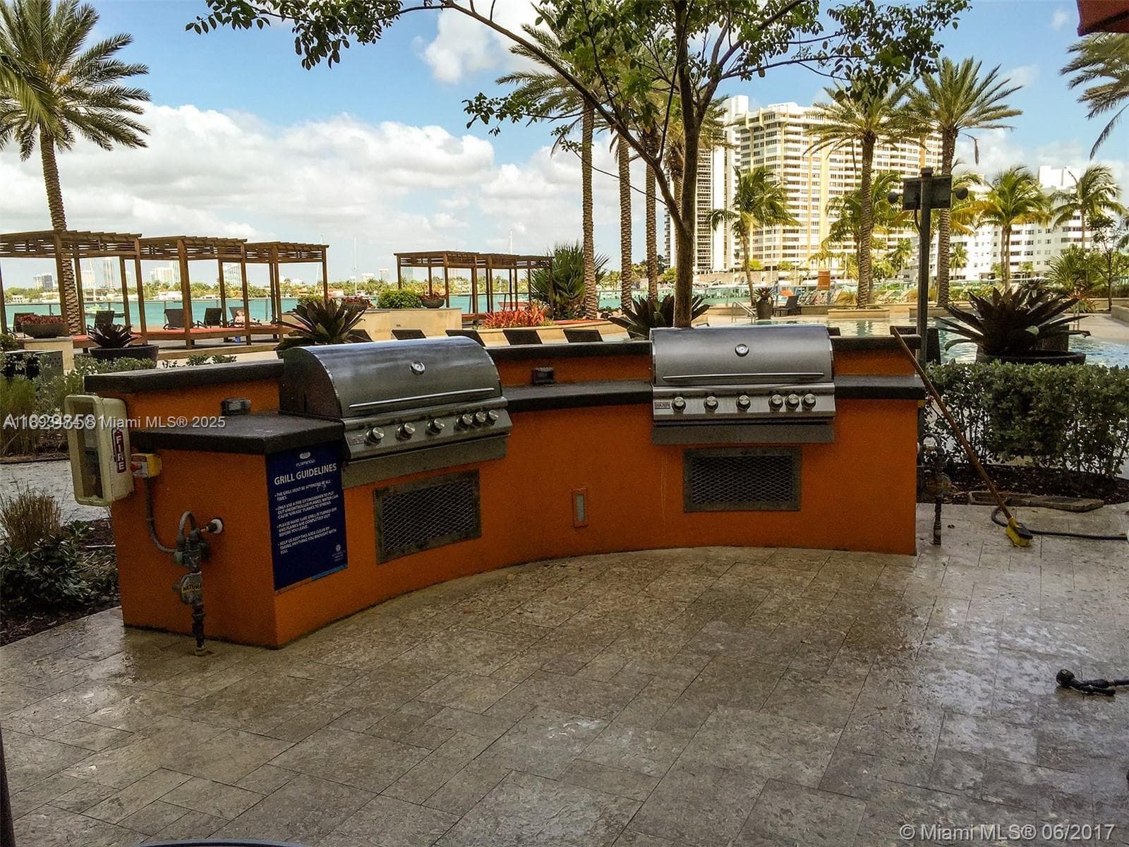 A11893474 — Miami Beach — 10