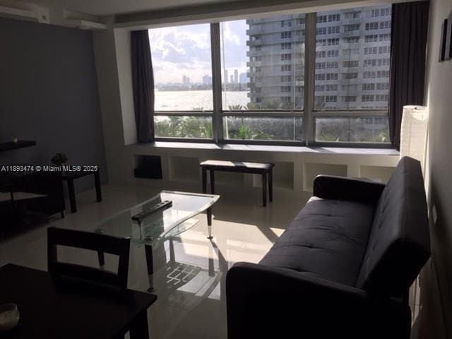A11893474 — Miami Beach — 4